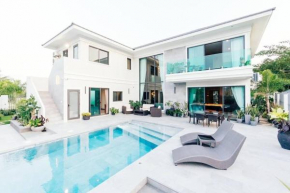 The best pools villa Huahin